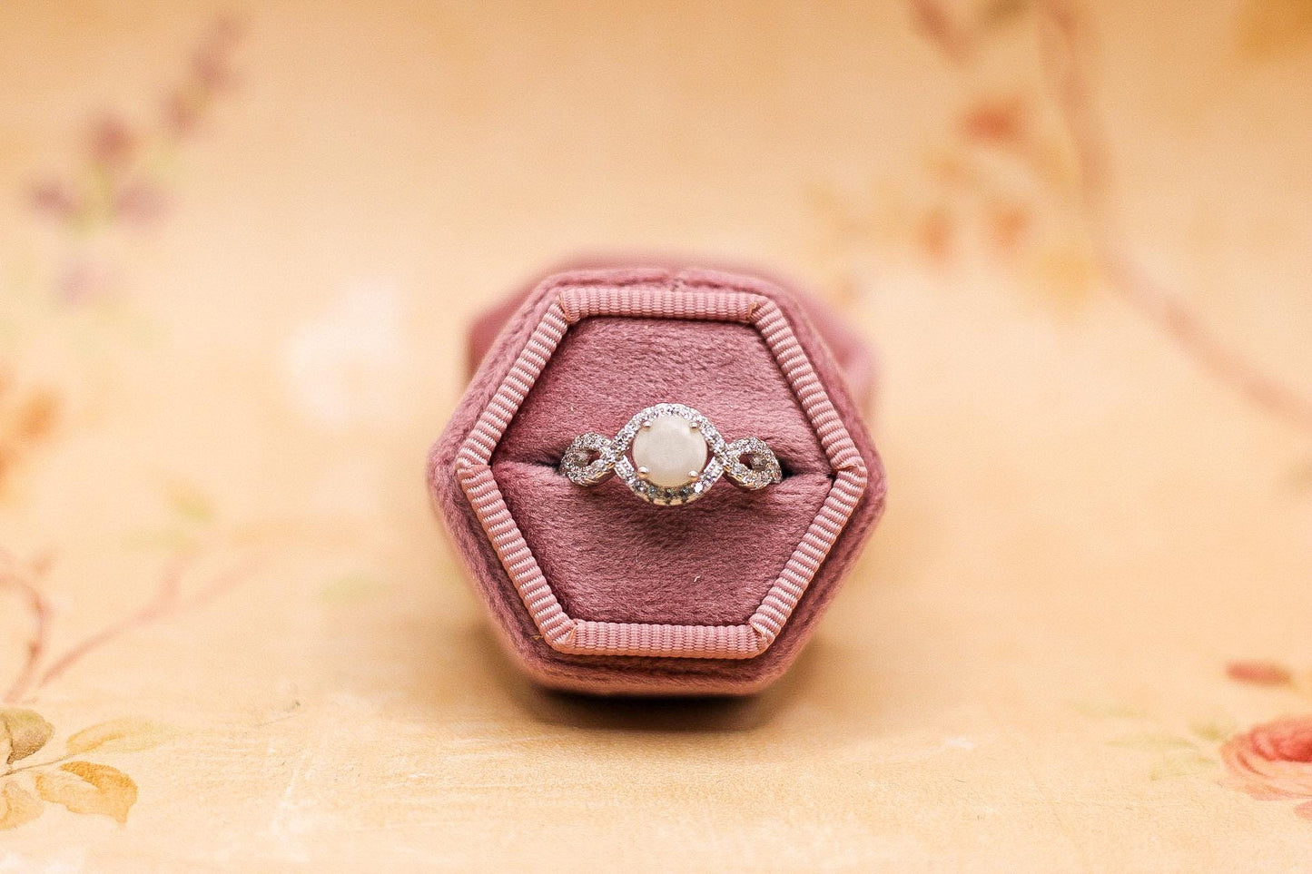 Memorial Ring for Ashes, Hair, Fabric, Breastmilk