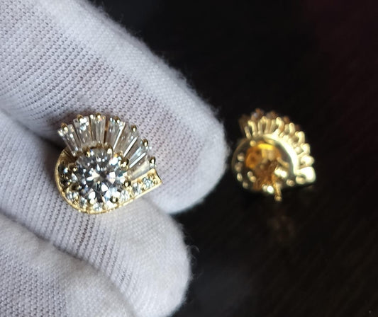 The Satnin' moissanite setting vermeil stud earring