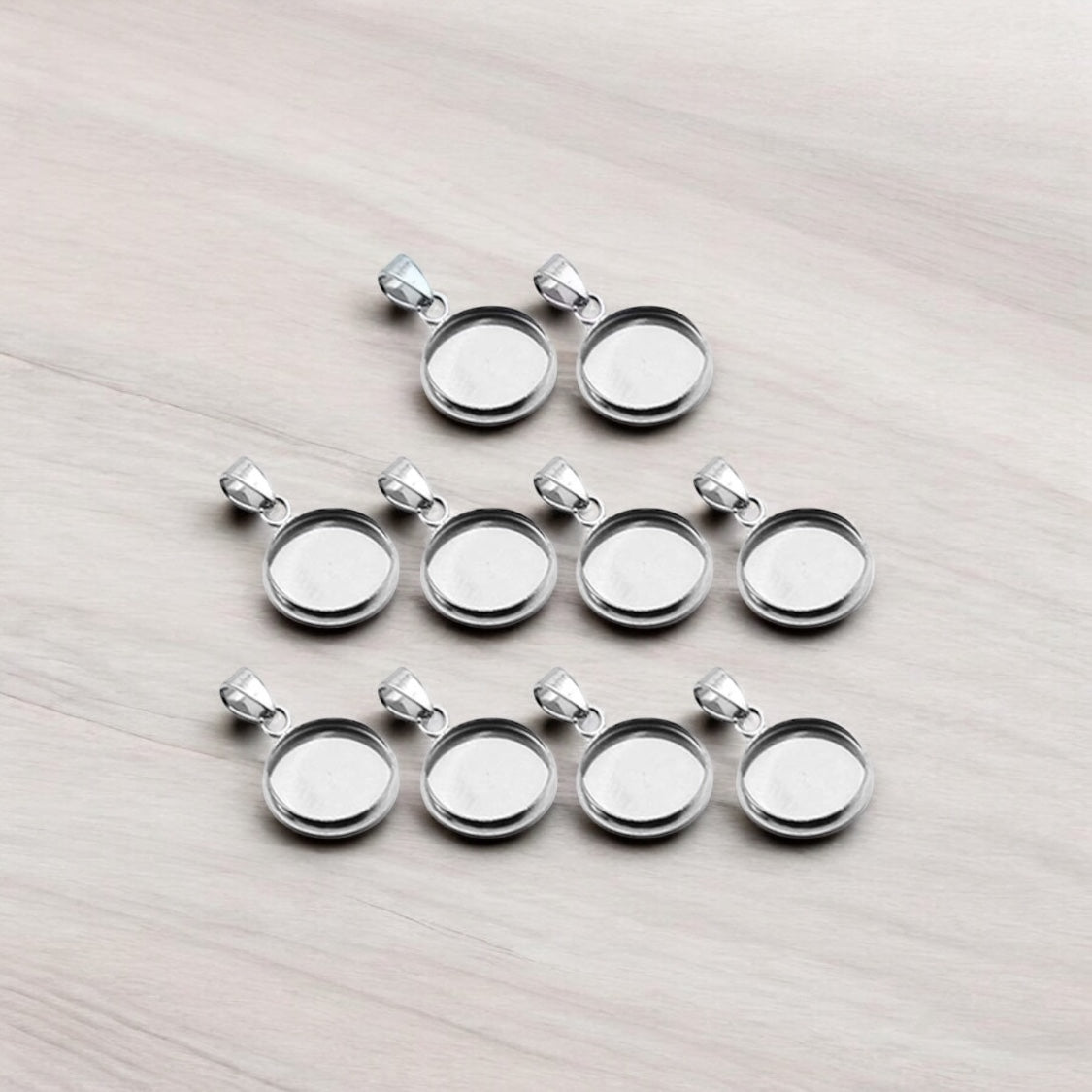 The icon pendant-a tribute to the king