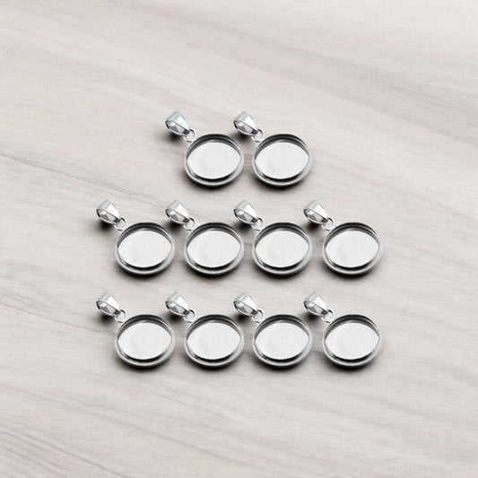 The icon pendant-a tribute to the king