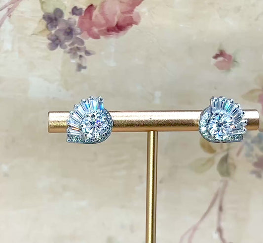 The Satnin' moissanite setting vermeil stud earring